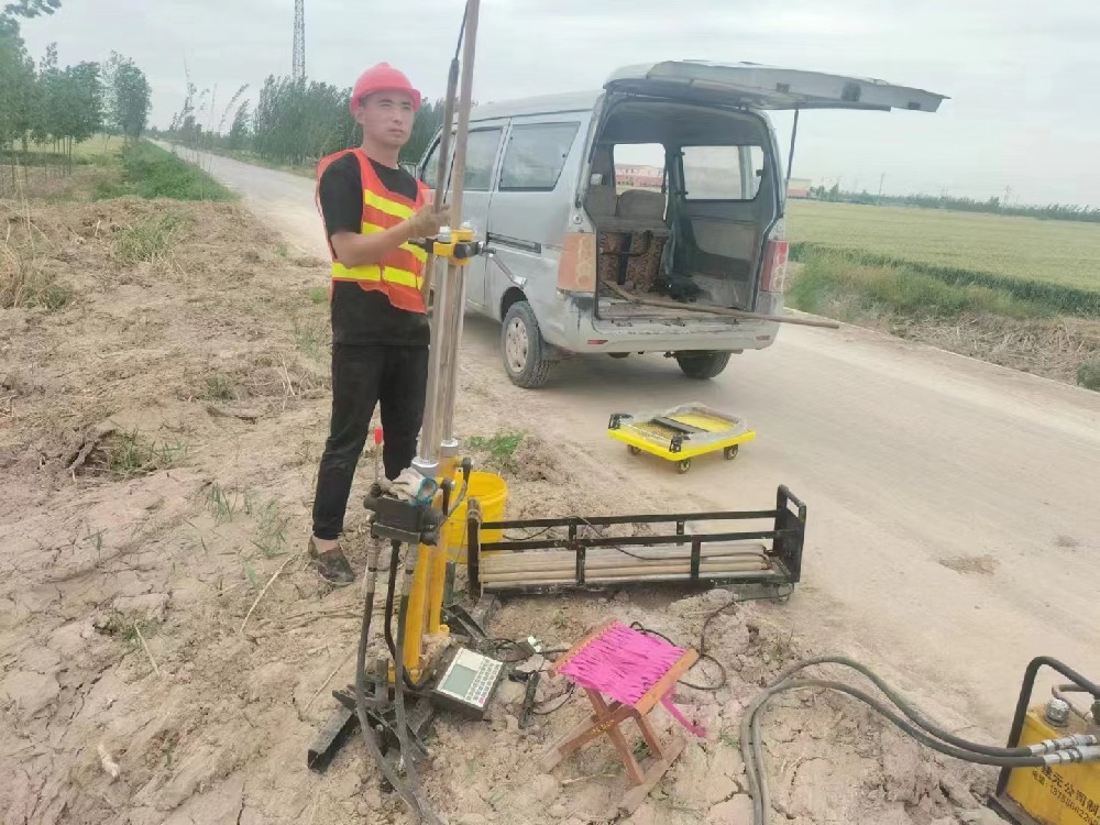 便携式液压静探机在线路项目测试